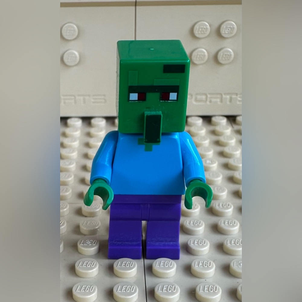 LEGO Minecraft Minifigure - Zombie Villager #min030